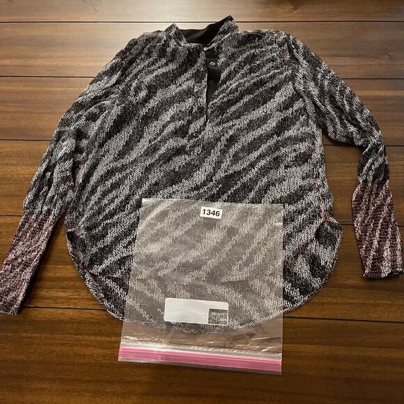 Rag and Bone Zebra Print Henley Blouse Black/grey Size XS long sleeve 100% Silk - Picture 9 of 9